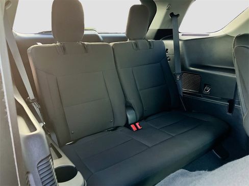 Used 2020 Ford Explorer XLT w/ Class III Trailer Tow Package image 26