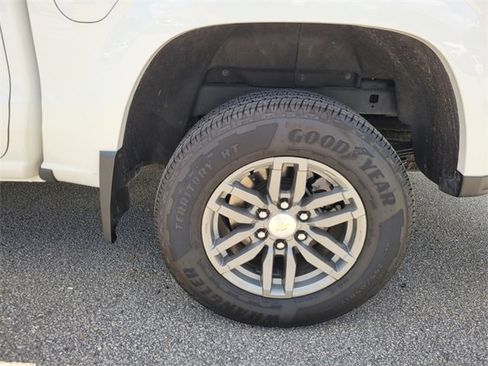 Used 2024 Chevrolet Colorado LT w/ LT Convenience Package image 16