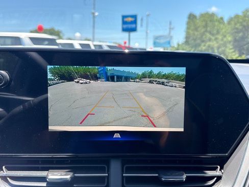 New 2026 Chevrolet Trax ACTIV w/ Sunroof Package FWD image 23