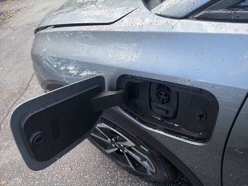 New 2026 Chevrolet Equinox EV LT image 41