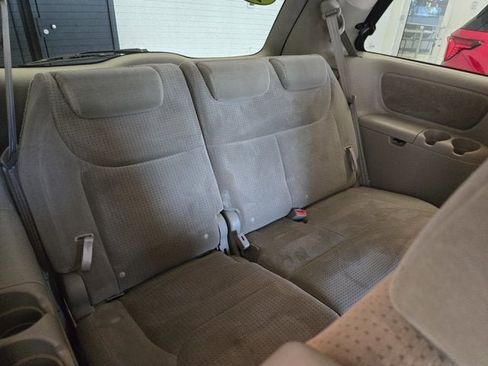 Used 2010 Toyota Sienna CE image 8