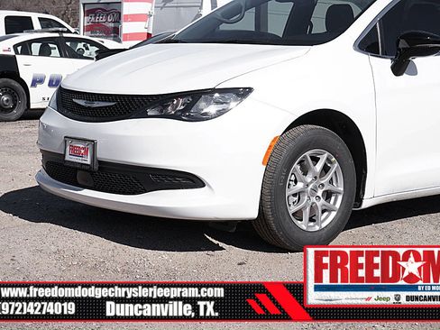 New 2025 Chrysler Voyager LX image 41