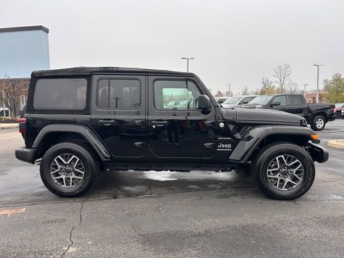 Certified 2024 Jeep Wrangler Sahara image 8