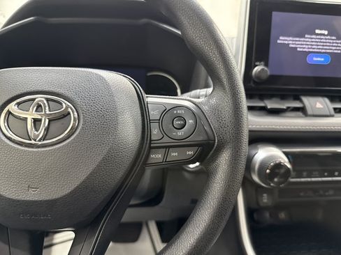 Used 2023 Toyota RAV4 XLE AWD/4WD image 18