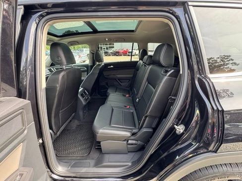Certified 2023 Volkswagen Atlas SE w/ Panoramic Sunroof Package AWD/4WD image 9