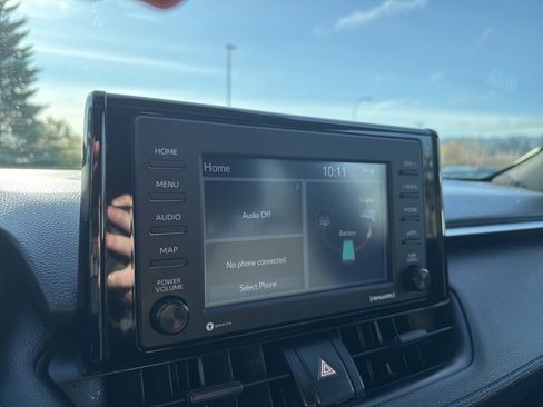 Used 2022 Toyota RAV4 SE w/ Convenience Package image 21