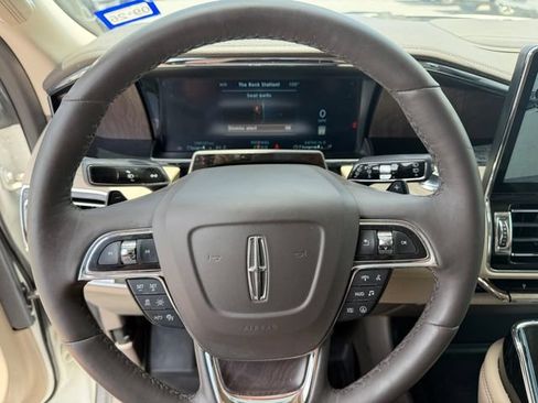 Used 2023 Lincoln Navigator Reserve AWD/4WD image 19