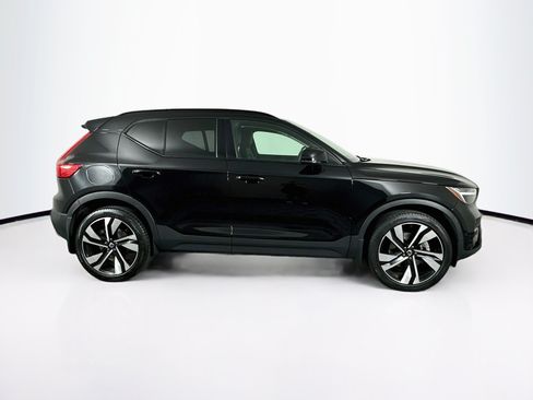 Used 2024 Volvo XC40 B5 Plus w/ Protection Package Premier AWD/4WD image 10