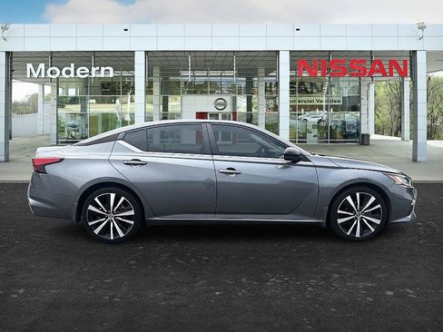 Used 2021 Nissan Altima 2.5 SR w/ SR Premium Package FWD image 6