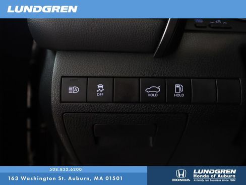 Used 2019 Toyota Camry LE FWD image 26