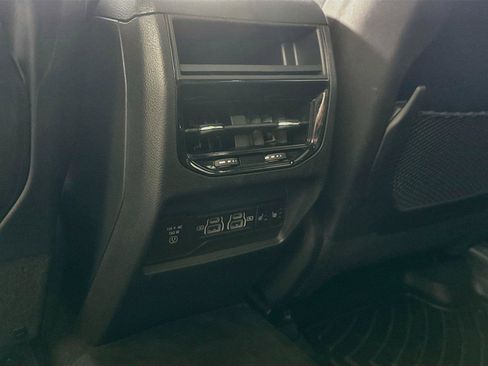 Used 2024 Jeep Grand Cherokee Limited w/ Black Appearance Package AWD/4WD image 19
