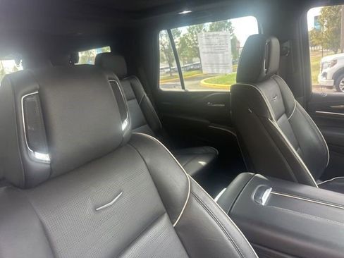 Certified 2023 Cadillac Escalade Sport w/ Touring Package image 22