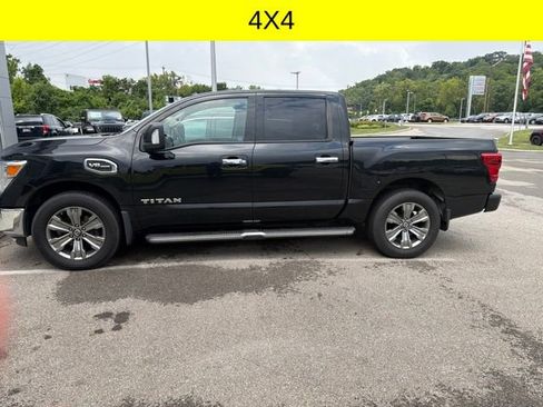 Used 2017 Nissan Titan SV AWD/4WD image 4