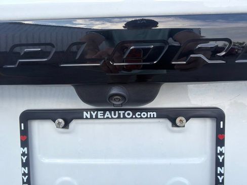 Used 2023 Ford Explorer ST-Line AWD/4WD image 12