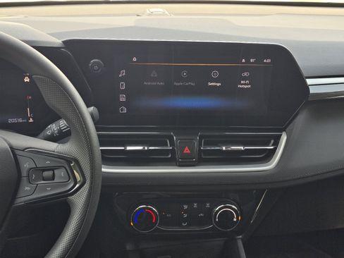 Used 2025 Chevrolet TrailBlazer LT AWD/4WD image 15