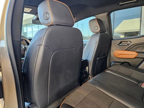 Used 2024 GMC Canyon AT4 w/ Technology Package image 24