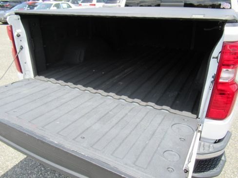 Used 2021 Chevrolet Silverado 1500 LT AWD/4WD image 10