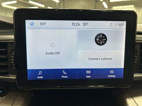 Used 2022 Ford Explorer XLT w/ Equipment Group 202A image 17