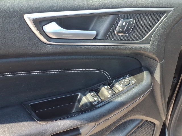 Used 2016 Ford Edge Titanium w/ Equipment Group 302A AWD/4WD image 15