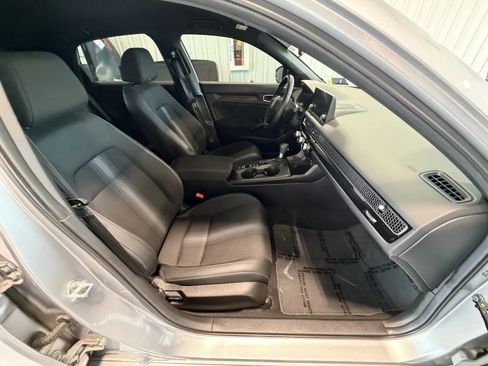 Used 2025 Honda Civic Sport image 25
