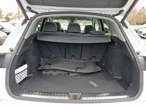 Certified 2025 Audi Q5 Premium w/ Convenience Package image 32