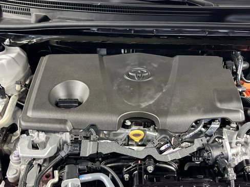Used 2025 Toyota Camry SE image 29