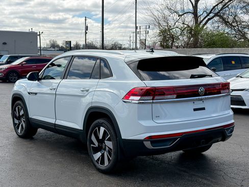 Used 2025 Volkswagen Atlas Cross Sport SE w/ Panoramic Sunroof Package image 11