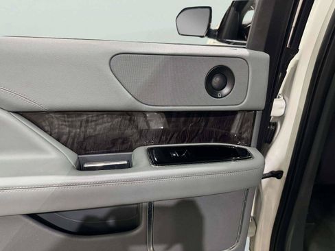Used 2018 Lincoln Navigator Reserve w/ Technology Package AWD/4WD image 26