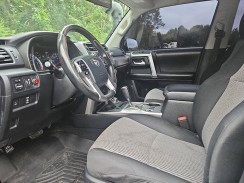 Used 2014 Toyota 4Runner SR5 AWD/4WD image 13
