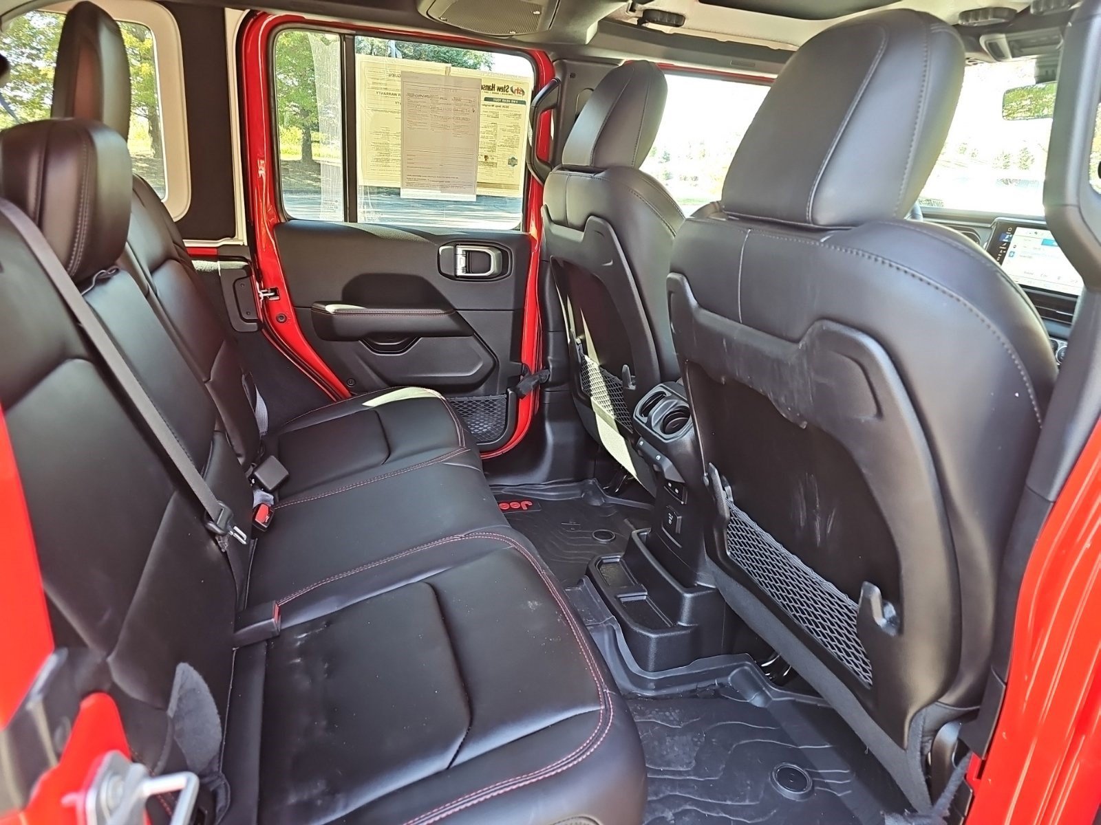 Used 2024 Jeep Wrangler Unlimited Rubicon AWD/4WD image 15