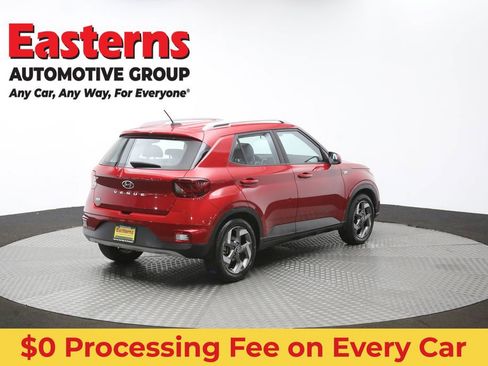 Used 2023 Hyundai Venue Limited FWD image 42