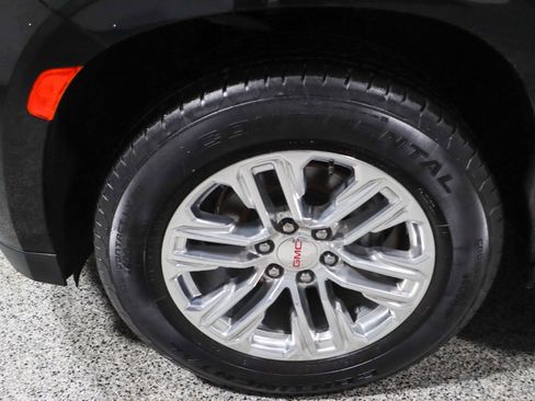 Used 2024 GMC Yukon SLT w/ SLT Premium Package AWD/4WD image 11