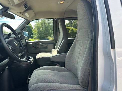 Used 2020 Chevrolet Express 3500 LT w/ LT Preferred Equipment Group RWD image 19