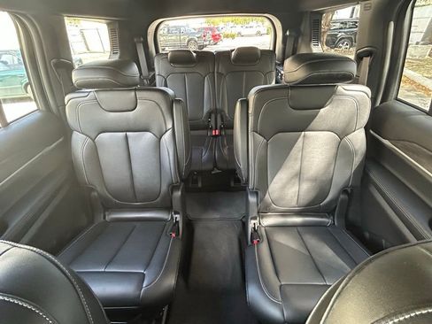 Used 2024 Jeep Grand Cherokee L Limited RWD image 13