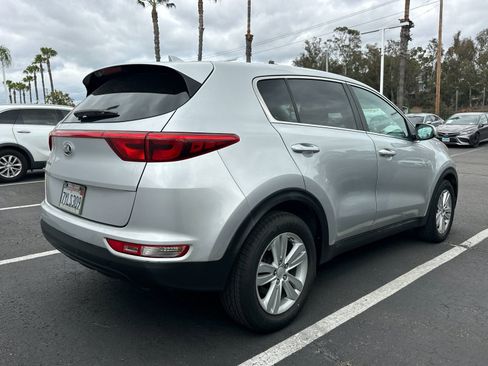 Used 2018 Kia Sportage LX FWD image 3