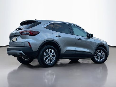 Used 2023 Ford Escape Active AWD/4WD image 2