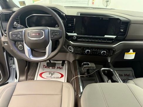 New 2026 GMC Sierra 1500 SLT w/ SLT Premium Plus Package AWD/4WD image 17