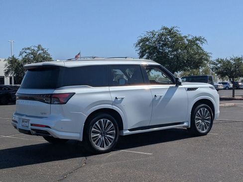 Used 2026 INFINITI QX80 Luxe RWD image 5