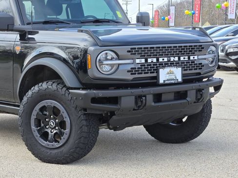 Used 2023 Ford Bronco Badlands AWD/4WD image 2