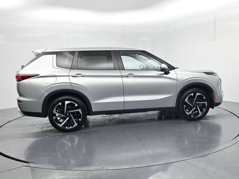 Used 2024 Mitsubishi Outlander SE FWD image 8