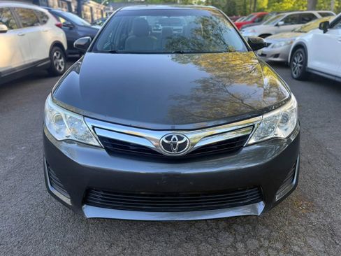 Used 2012 Toyota Camry LE FWD image 2