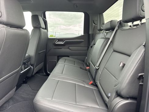 New 2026 GMC Sierra 1500 SLT w/ SLT Premium Package AWD/4WD image 11
