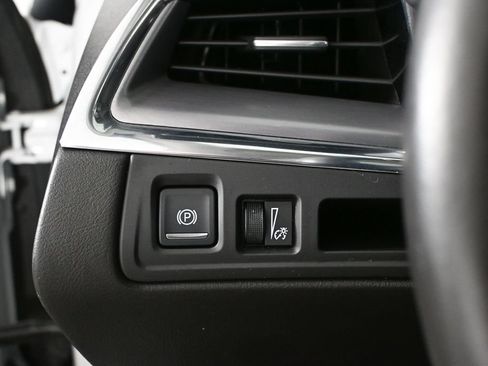 Used 2019 Cadillac XT5 Premium Luxury AWD/4WD image 9