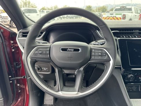 New 2025 Jeep Grand Cherokee L Altitude image 21