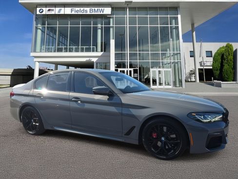 Used 2022 BMW 530i w/ M Sport Package image 1