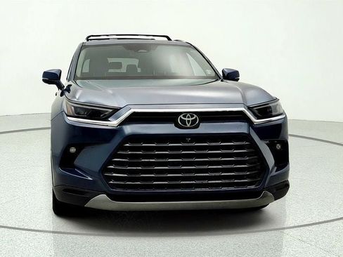 Used 2024 Toyota Grand Highlander AWD image 2