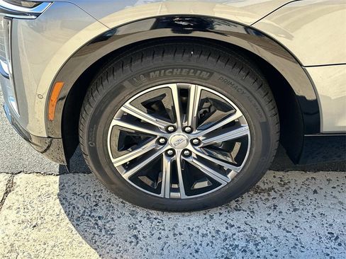 New 2025 Cadillac Lyriq Luxury image 7