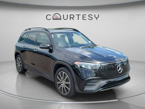 Used 2024 Mercedes-Benz EQB 350 4MATIC SUV image 4
