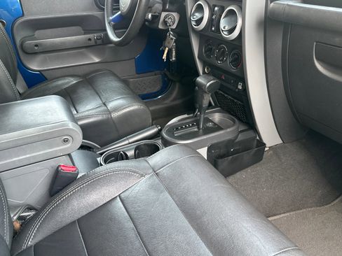 Used 2009 Jeep Wrangler Unlimited Sahara w/ Trailer Tow Group image 19