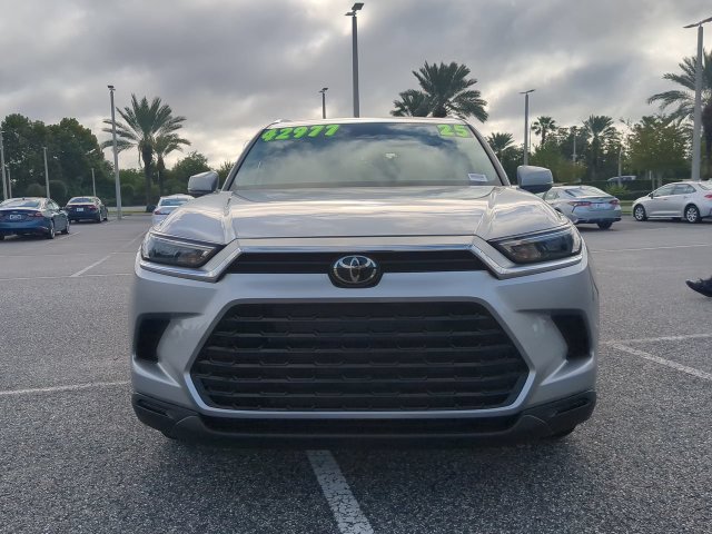 Certified 2025 Toyota Grand Highlander FWD image 9
